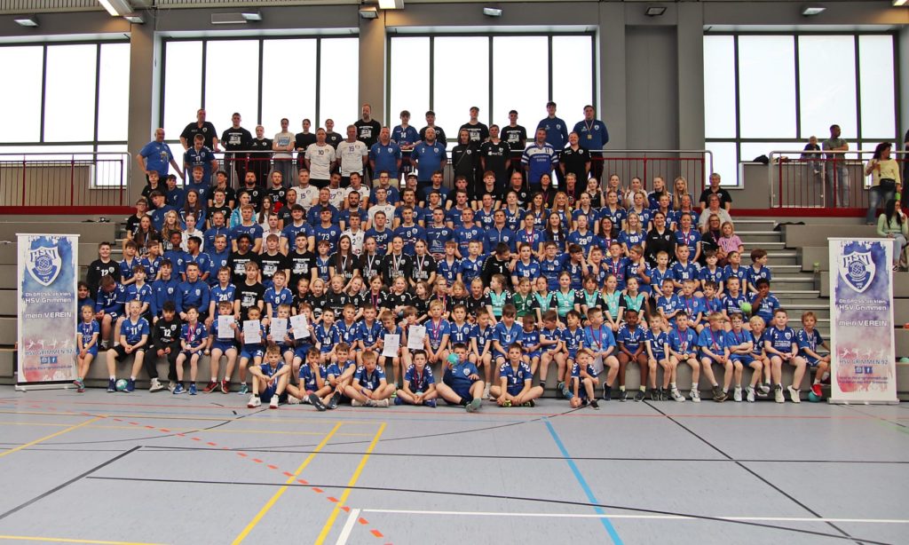 IMG-20250504-WA0065 Kompletter Verein HSV Grimmen